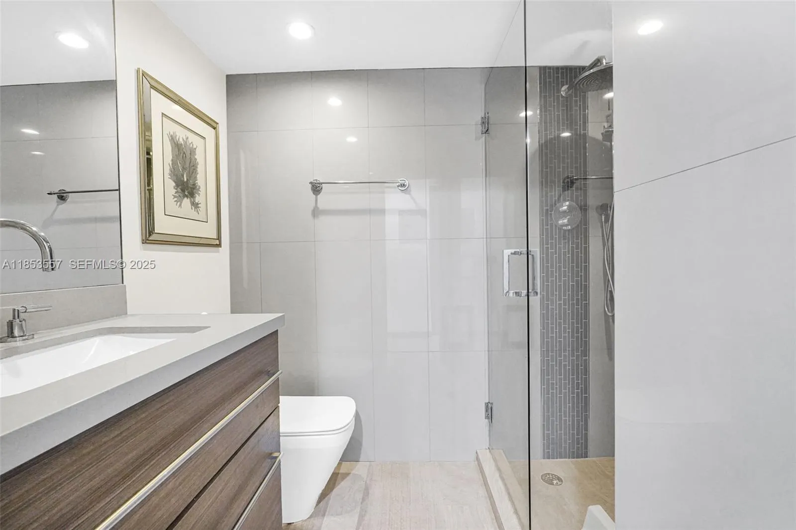 5151 Collins Avenue #1519