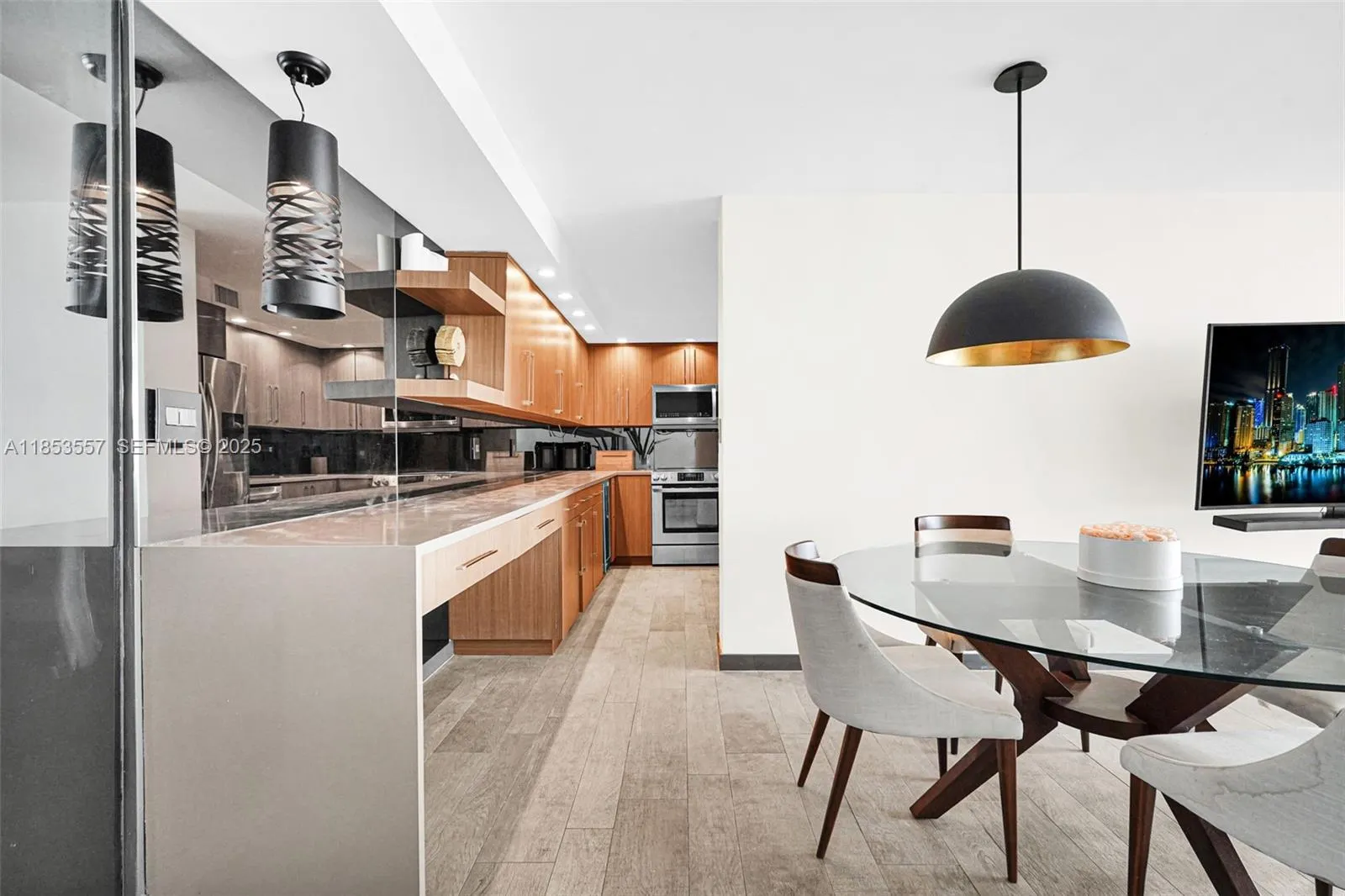 5151 Collins Avenue #1519