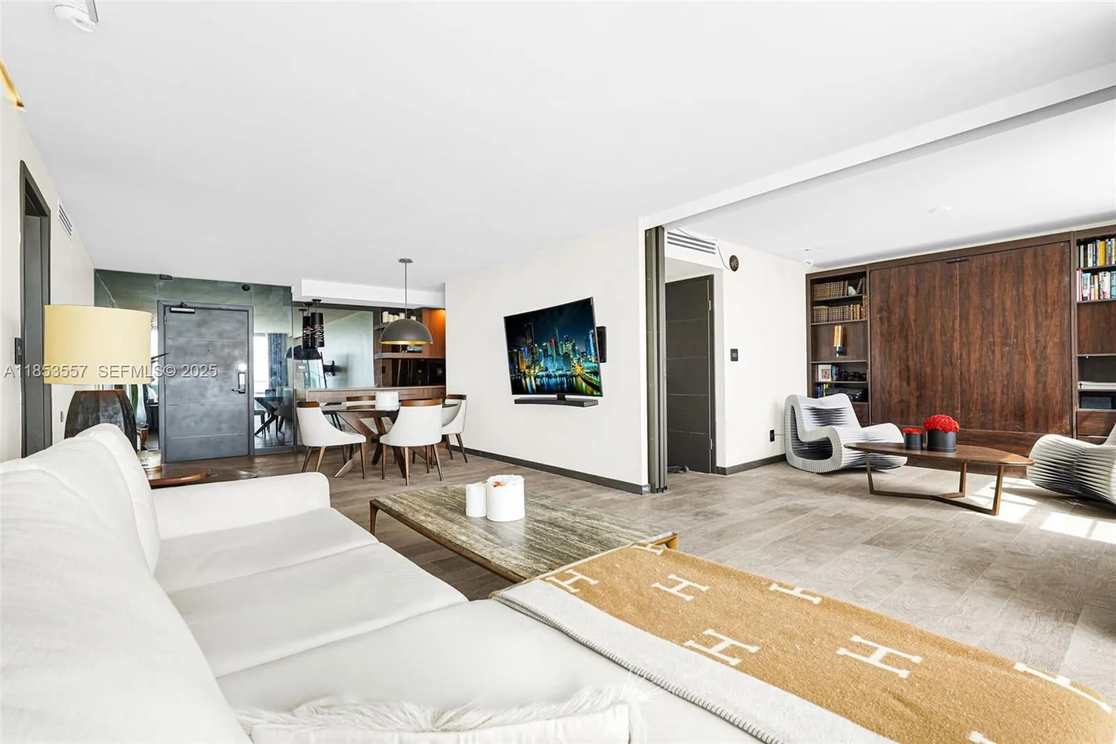 5151 Collins Avenue #1519