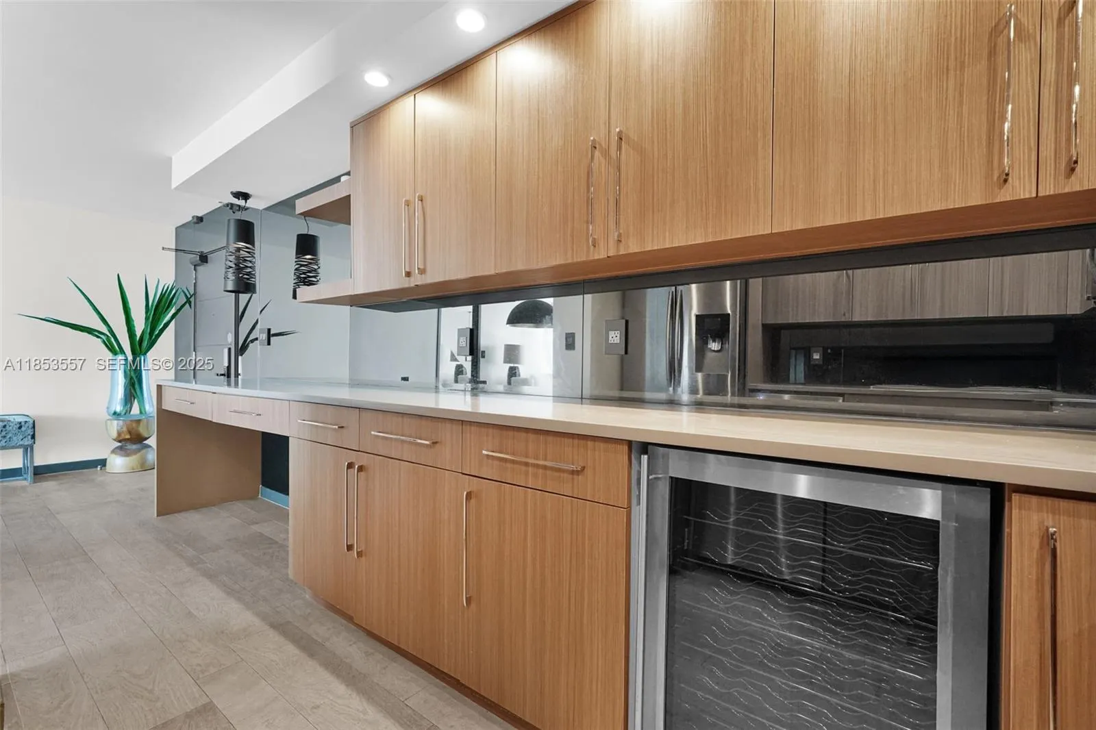 5151 Collins Avenue #1519
