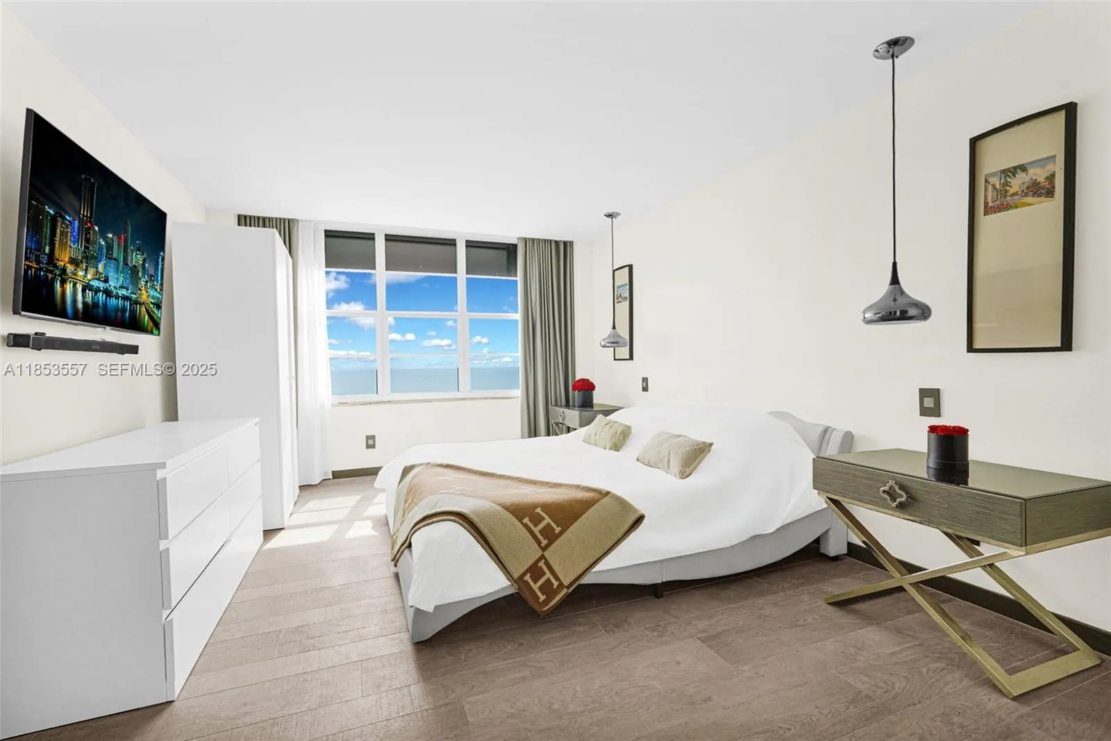 5151 Collins Avenue #1519