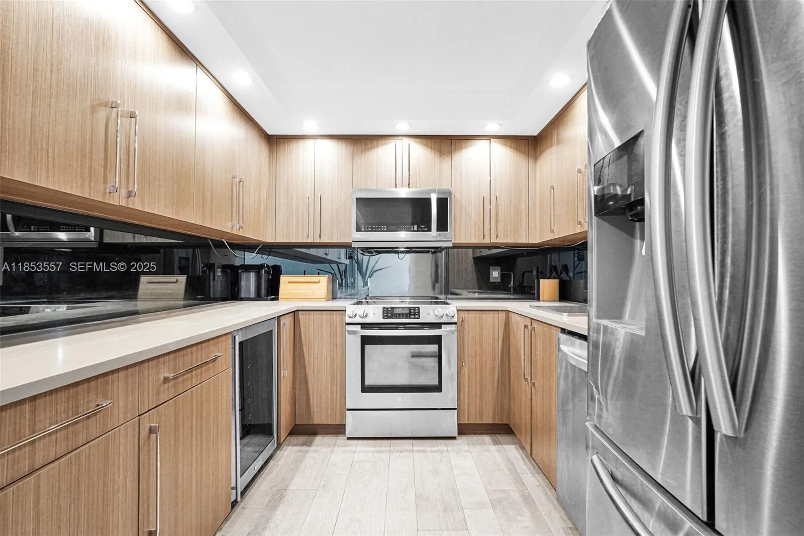 5151 Collins Avenue #1519