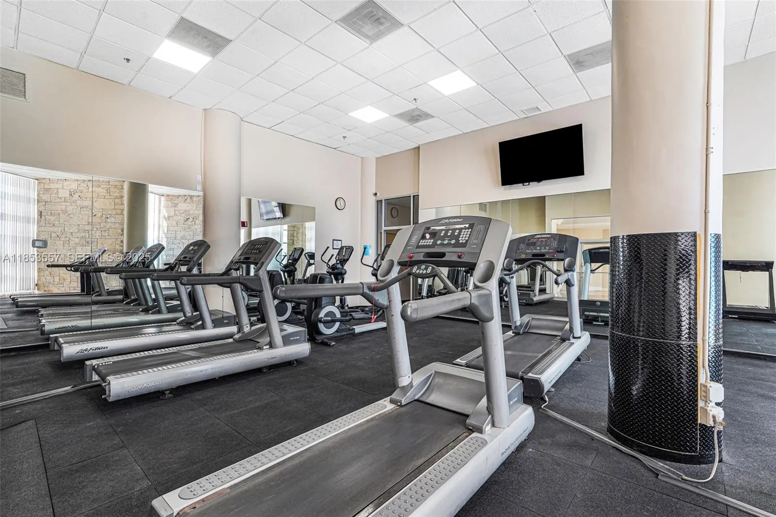 5151 Collins Avenue #1519