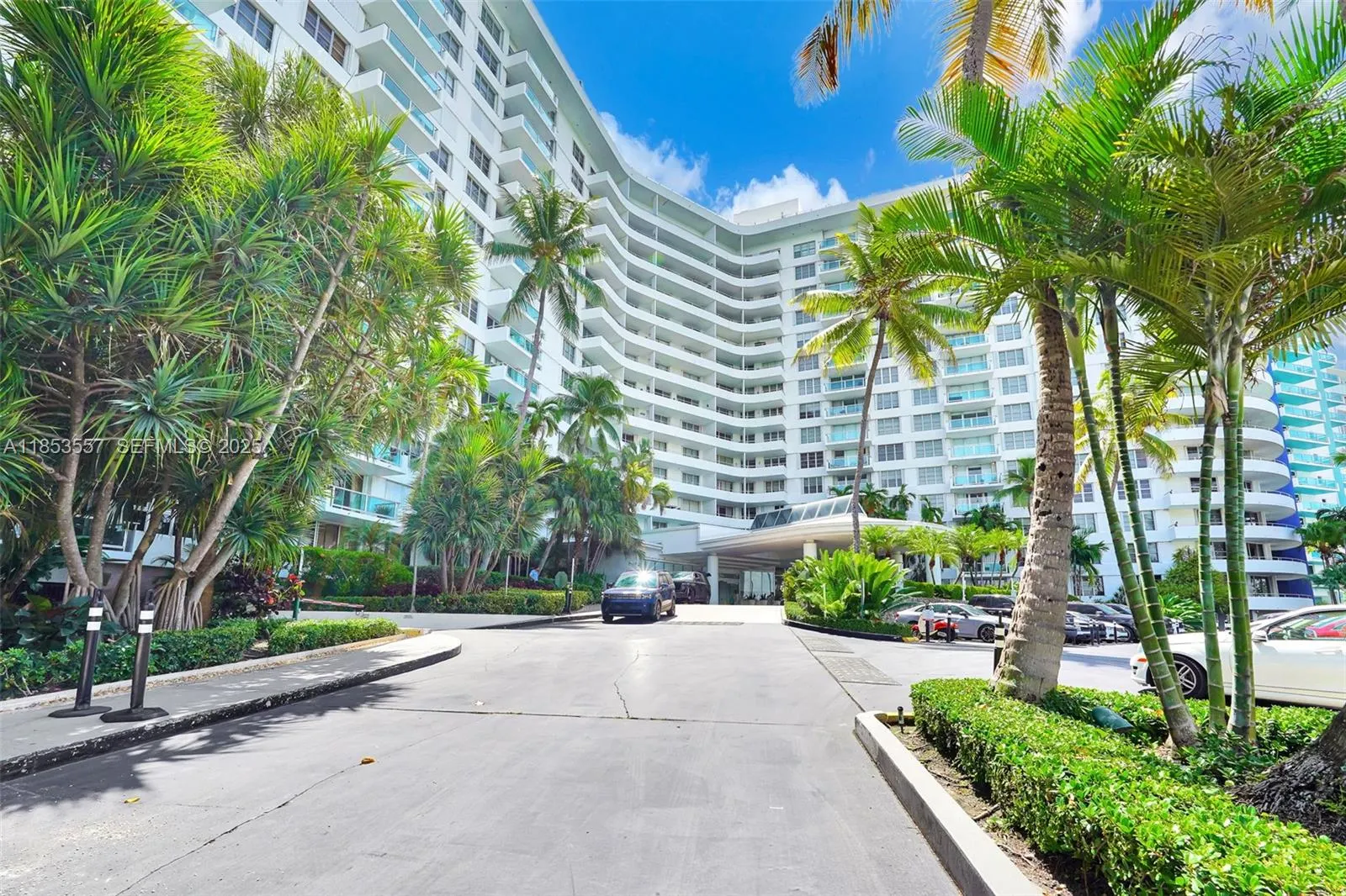 5151 Collins Avenue #1519