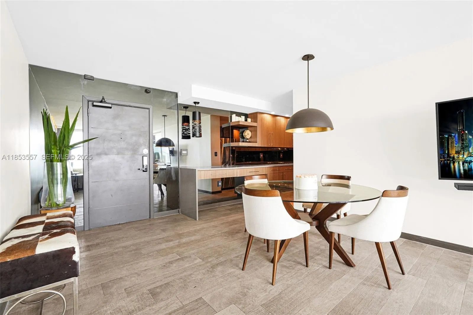 5151 Collins Avenue #1519