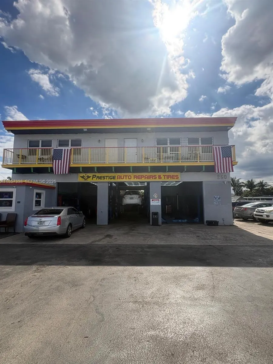 250 NE 44th Street