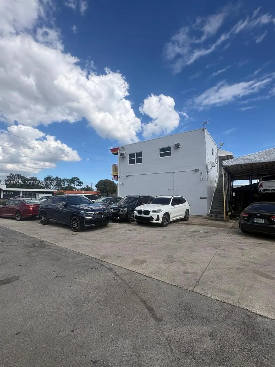 250 NE 44th Street