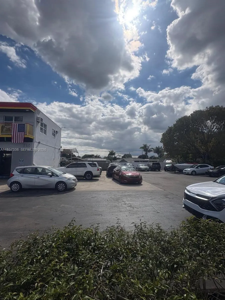 250 NE 44th Street
