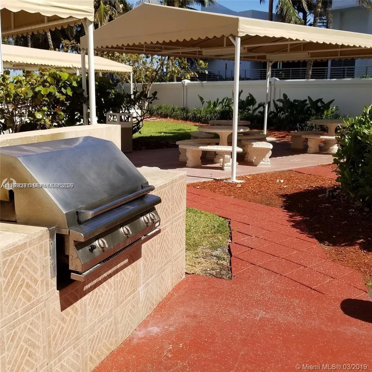 3505 S Ocean Drive #1006