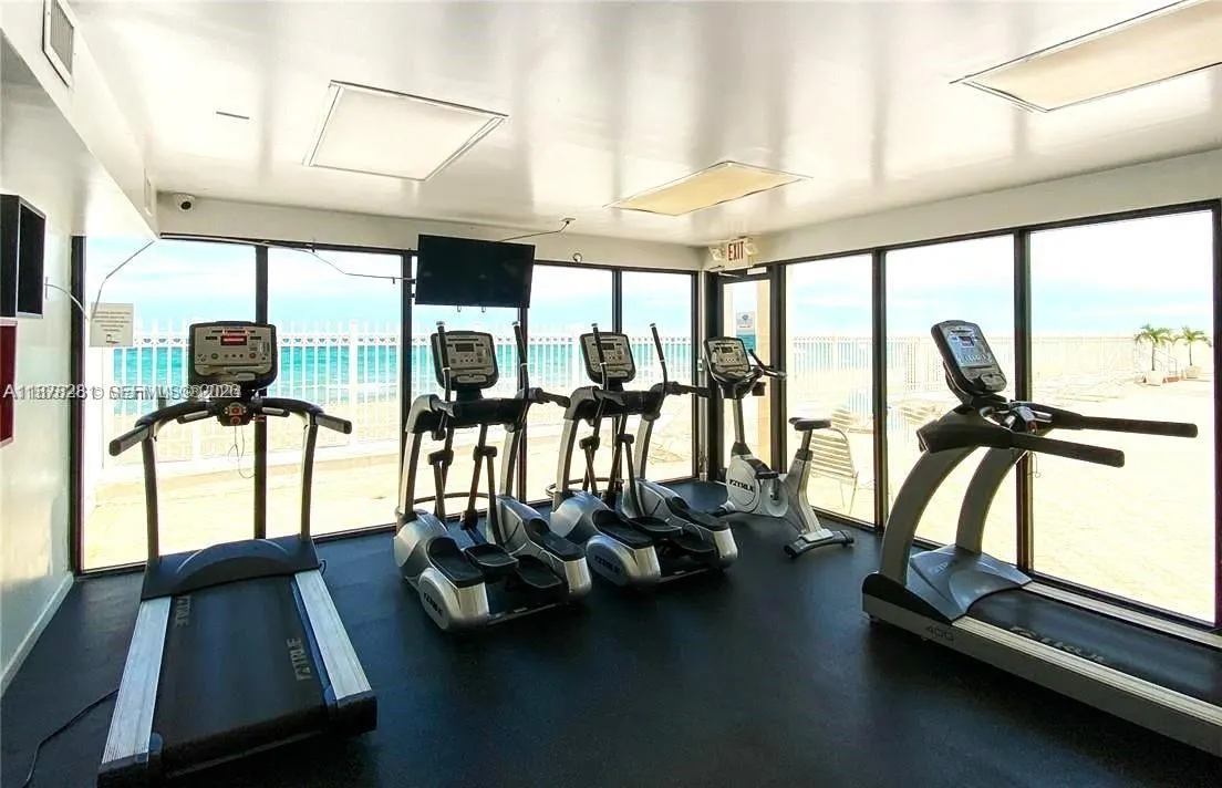 3505 S Ocean Drive #1006