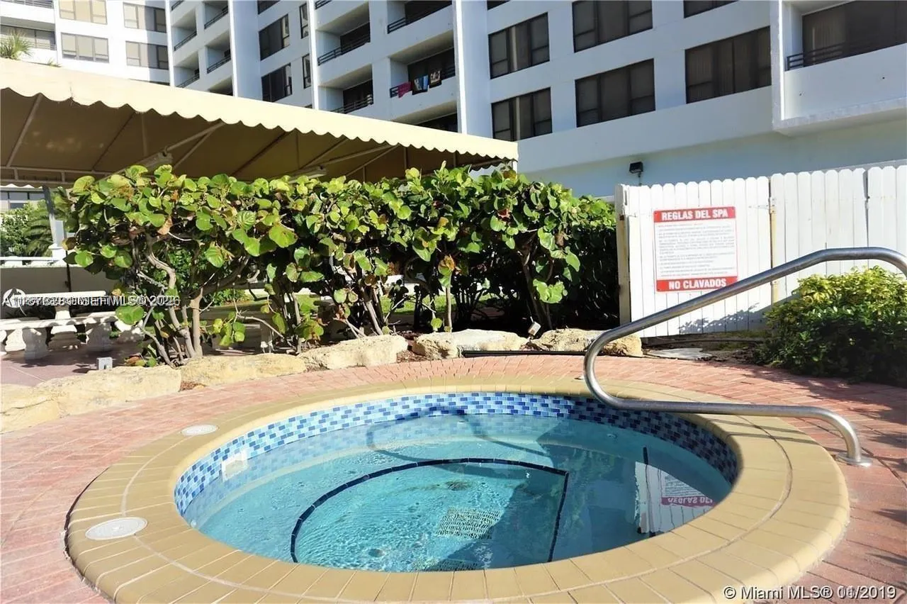 3505 S Ocean Drive #1006