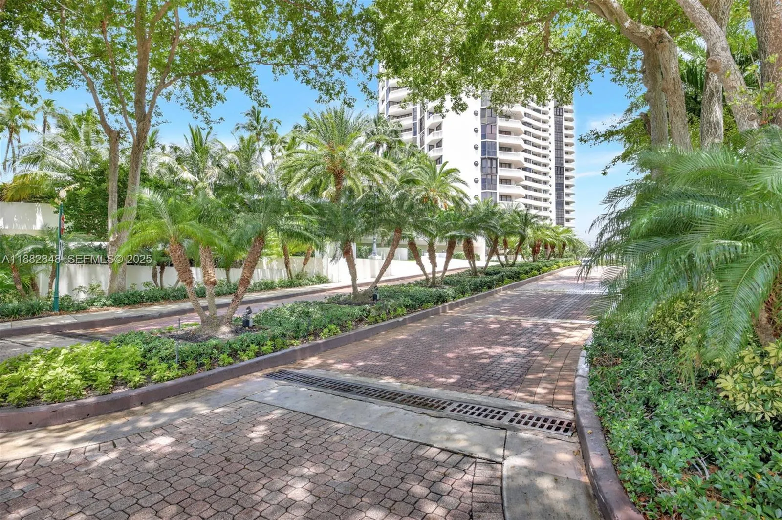 1000 Island Boulevard #PH2