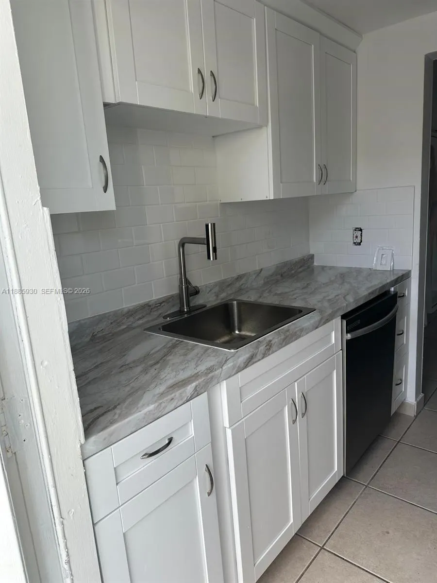 360 Meridian Avenue #4C