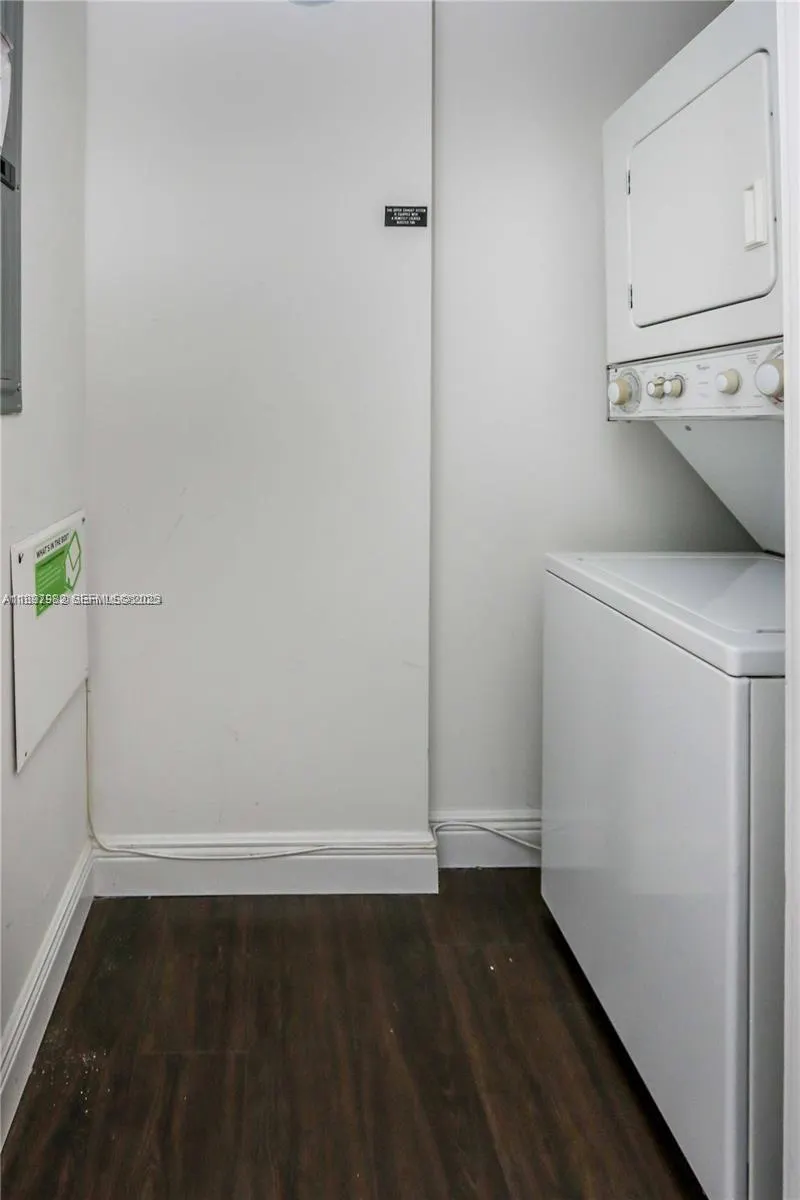 1050 Brickell Avenue #414