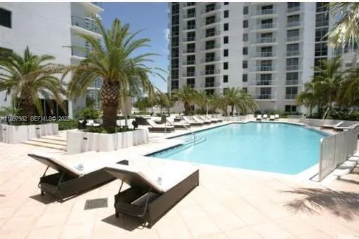 1050 Brickell Avenue #414