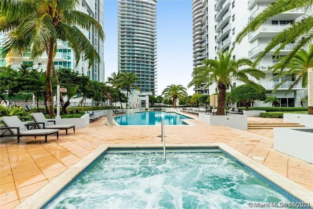 1050 Brickell Avenue #414