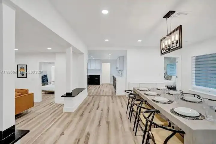 2100 SW 28th Way