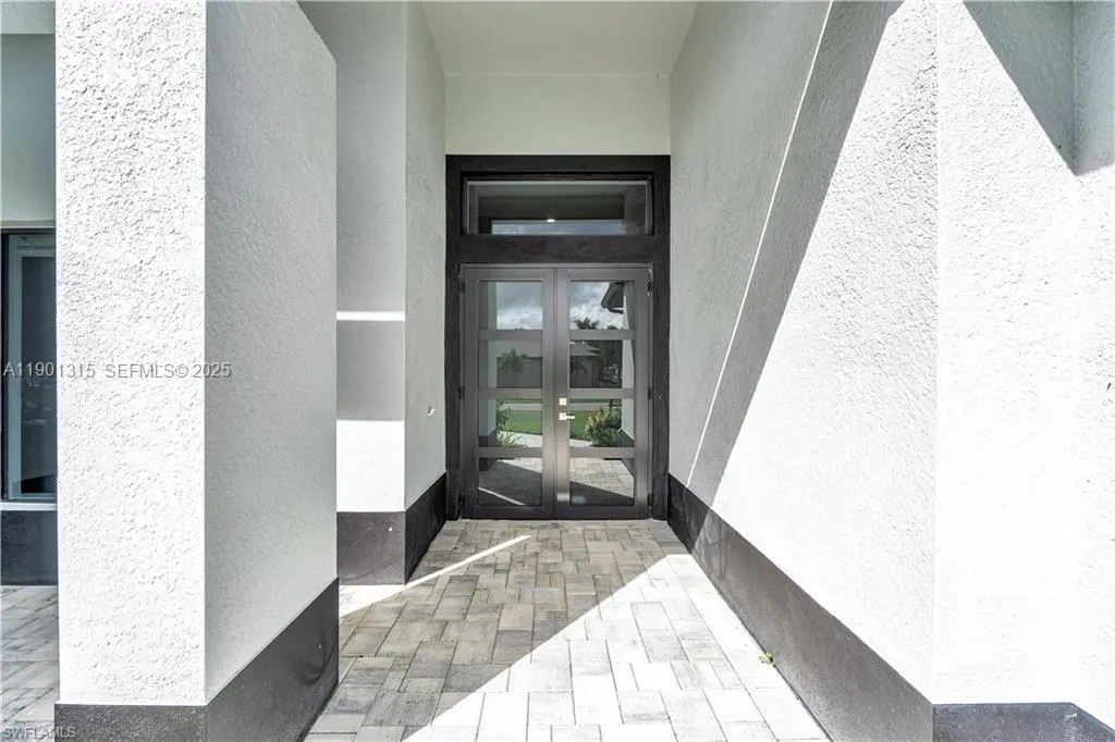 2218 SW 25th Street