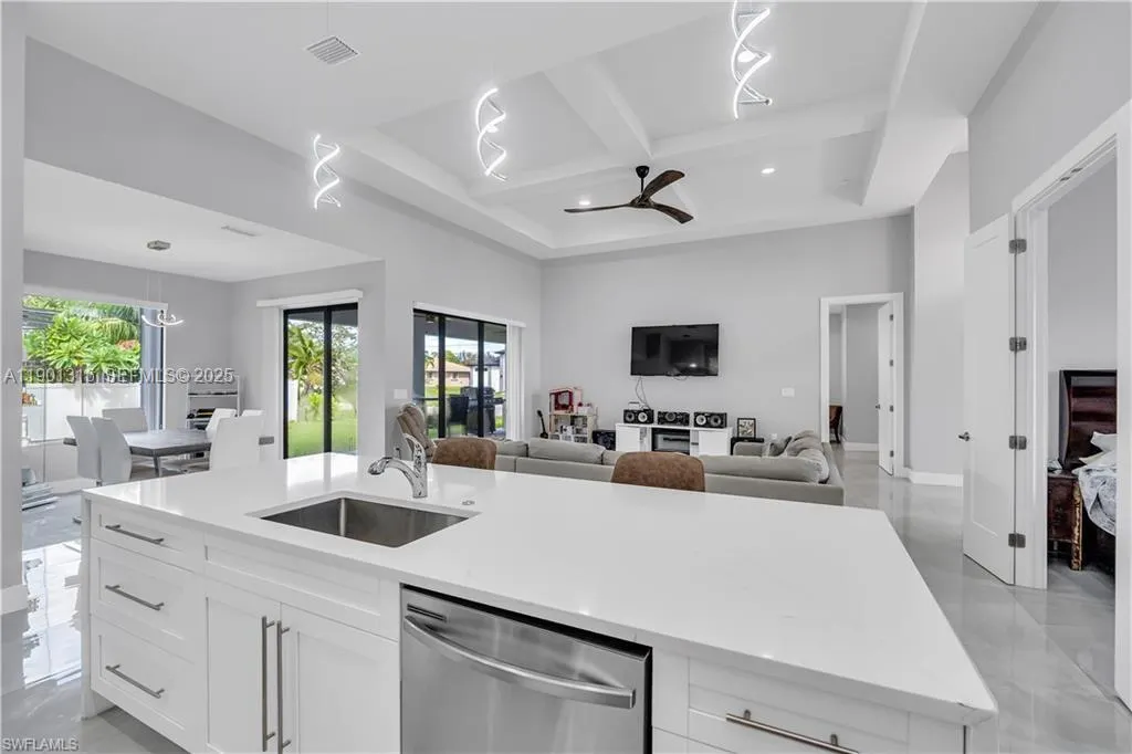 2218 SW 25th Street