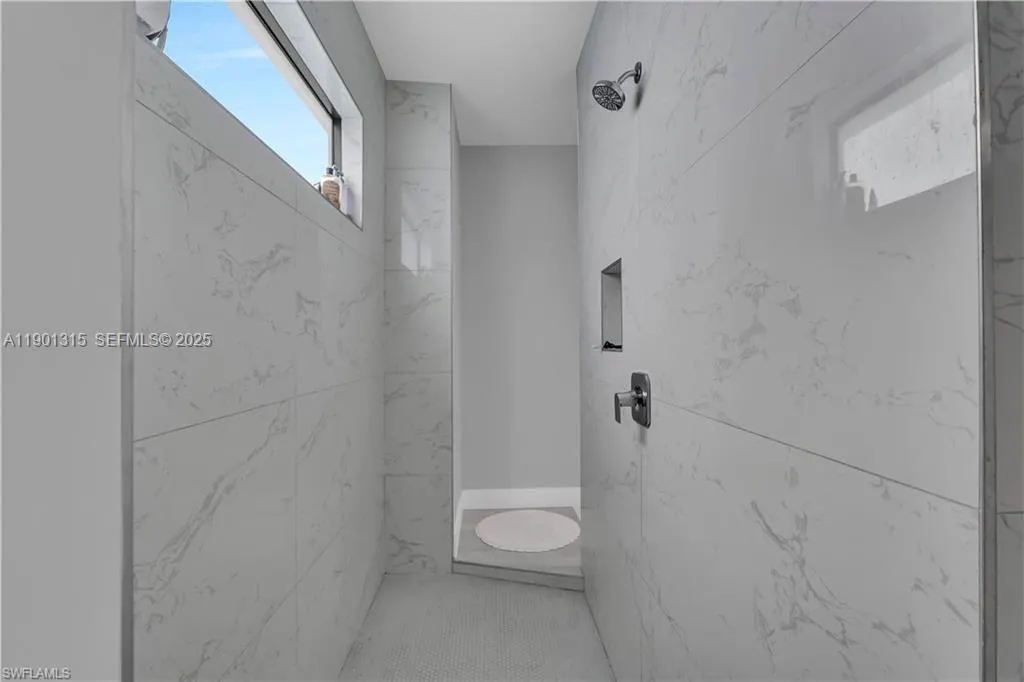 2218 SW 25th Street