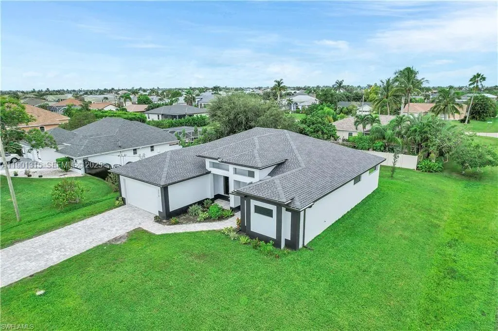 2218 SW 25th Street