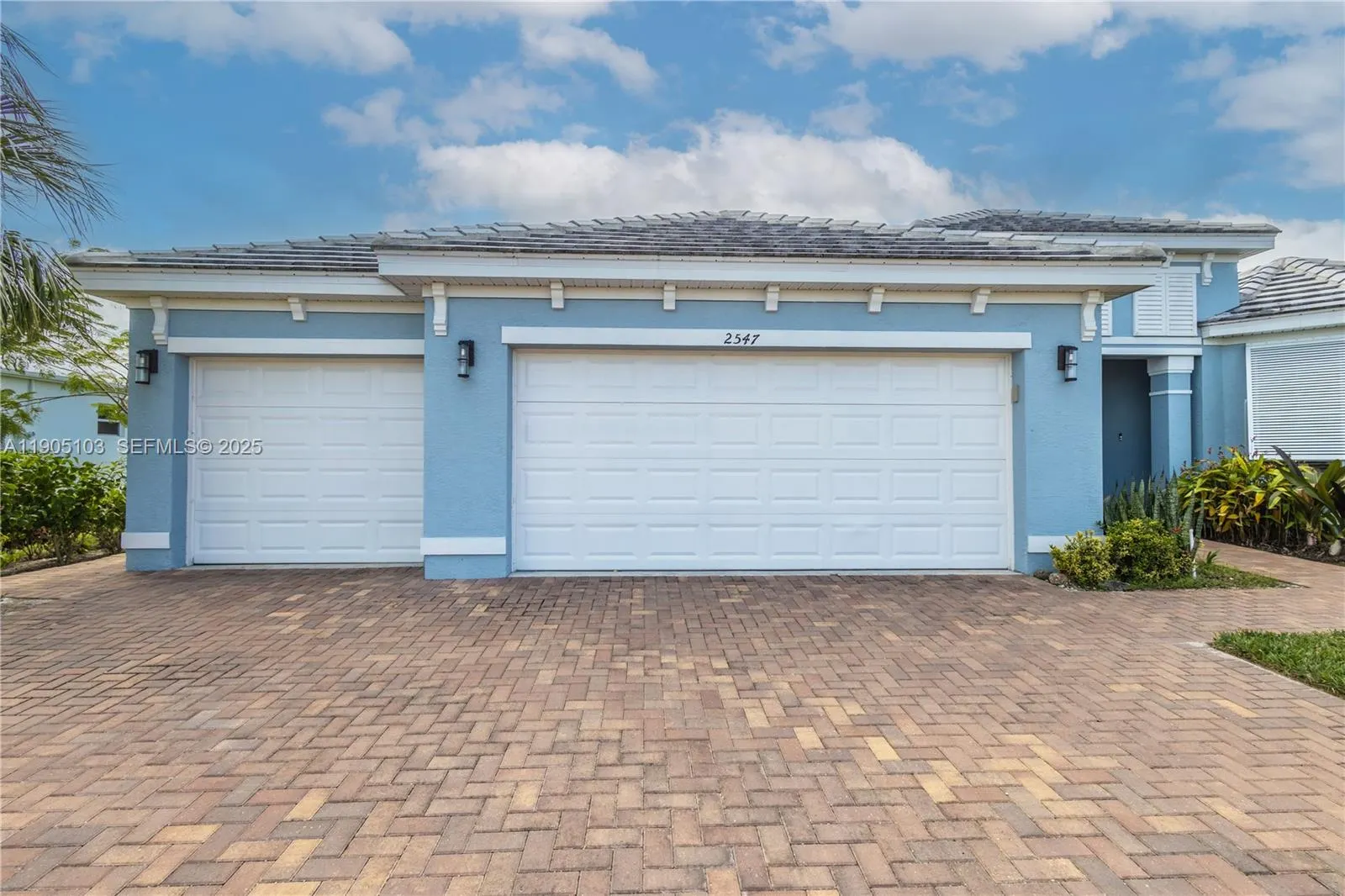 2547 Saint Lucia Circle
