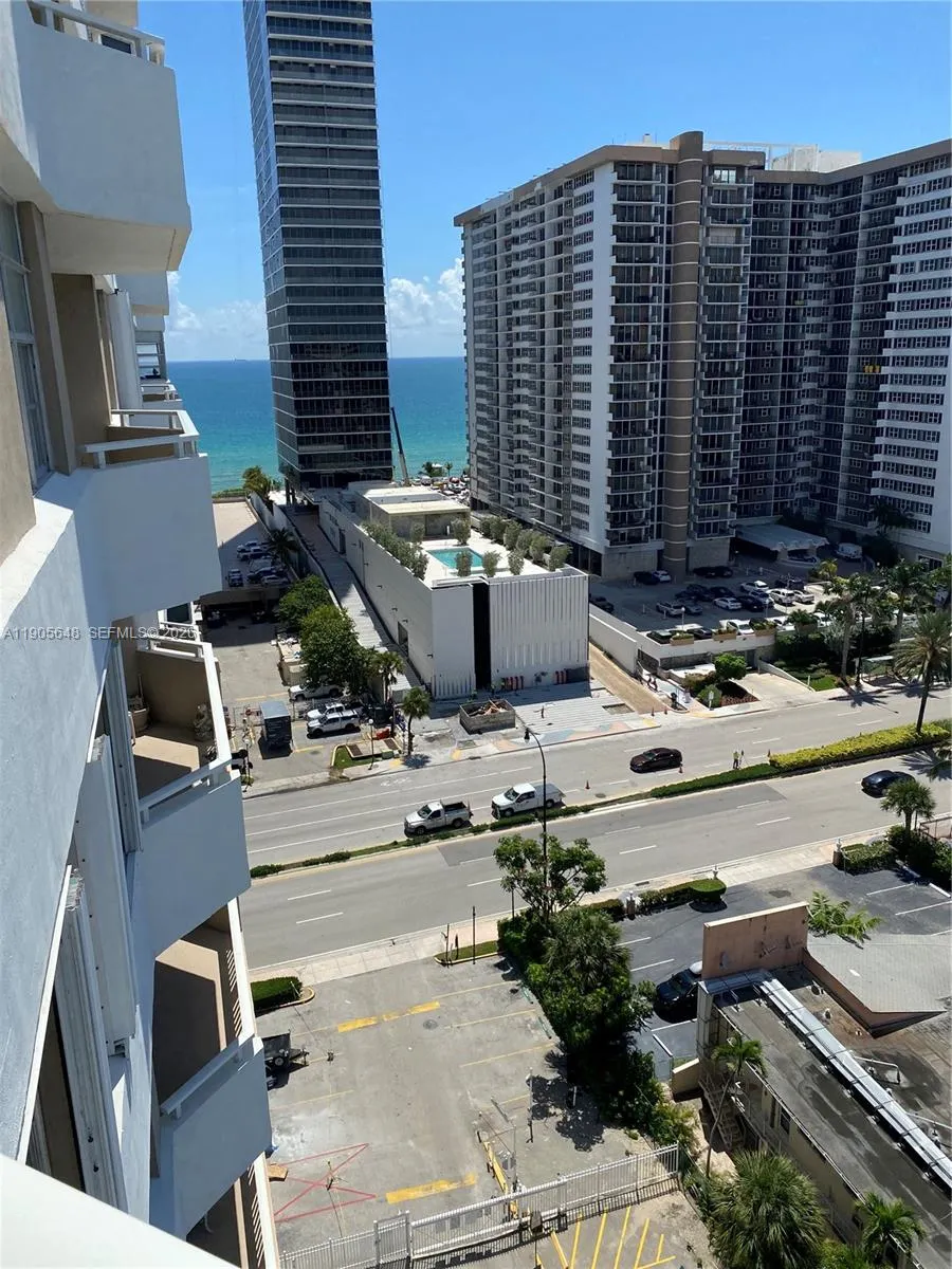 1985 S Ocean Drive #12J