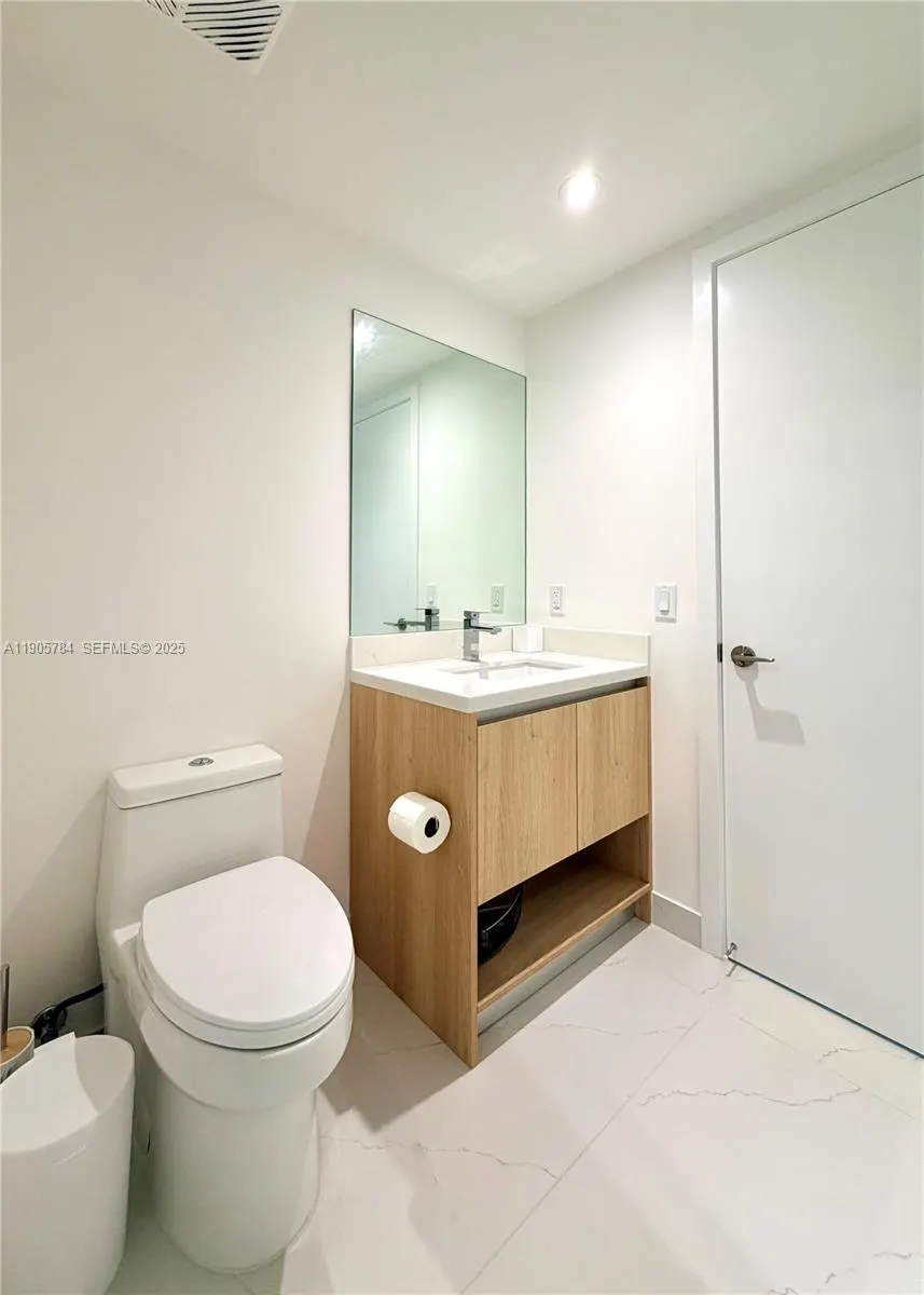 9901 W Bay Harbor Drive #505