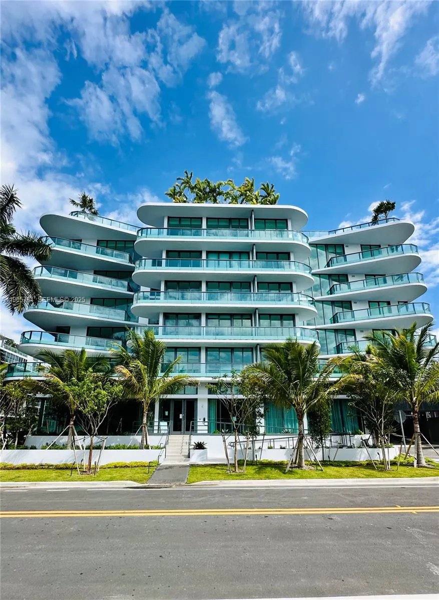 9901 W Bay Harbor Drive #505
