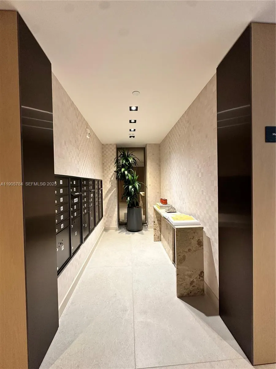 9901 W Bay Harbor Drive #505