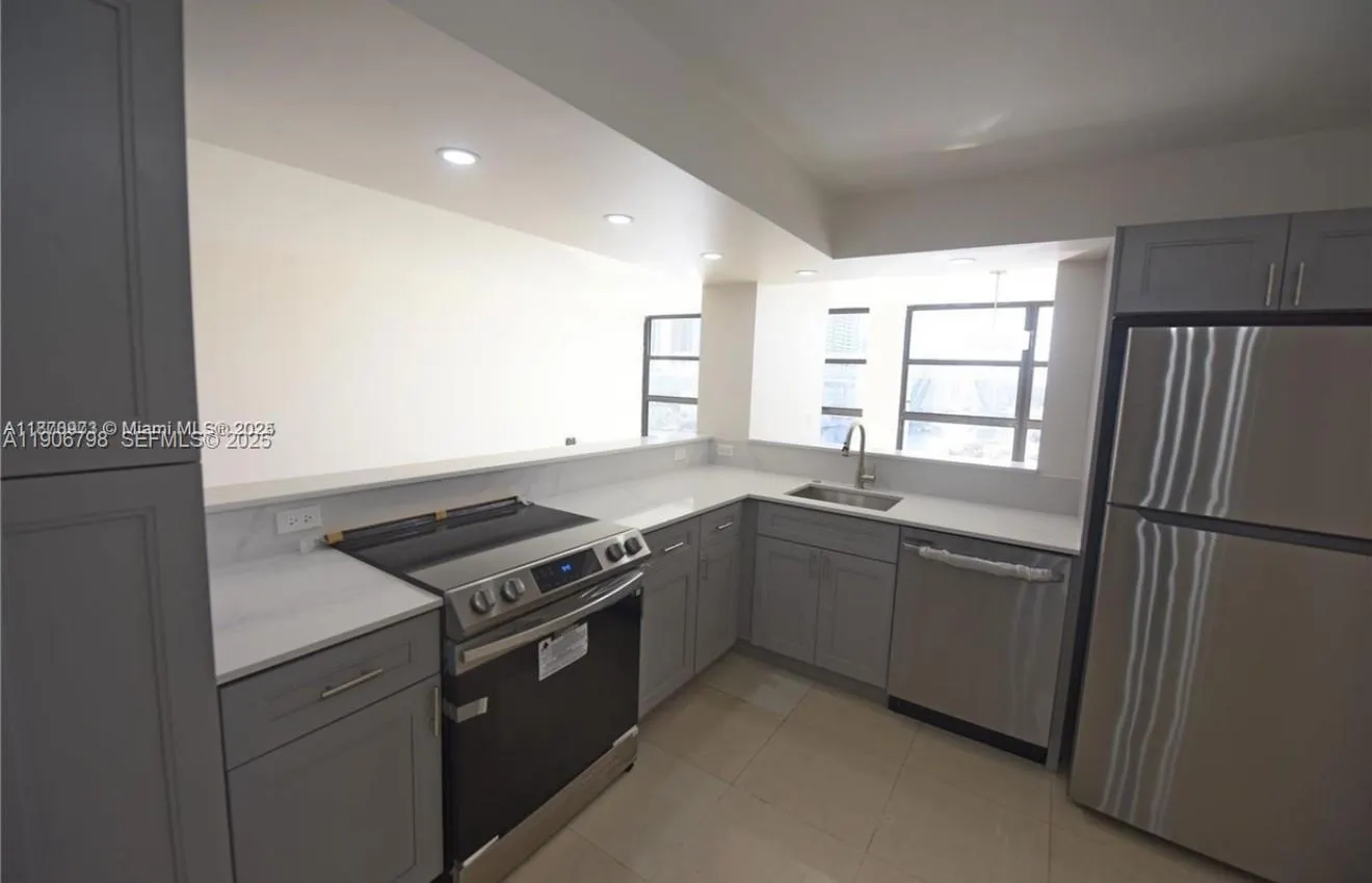 200 Leslie Drive #1124