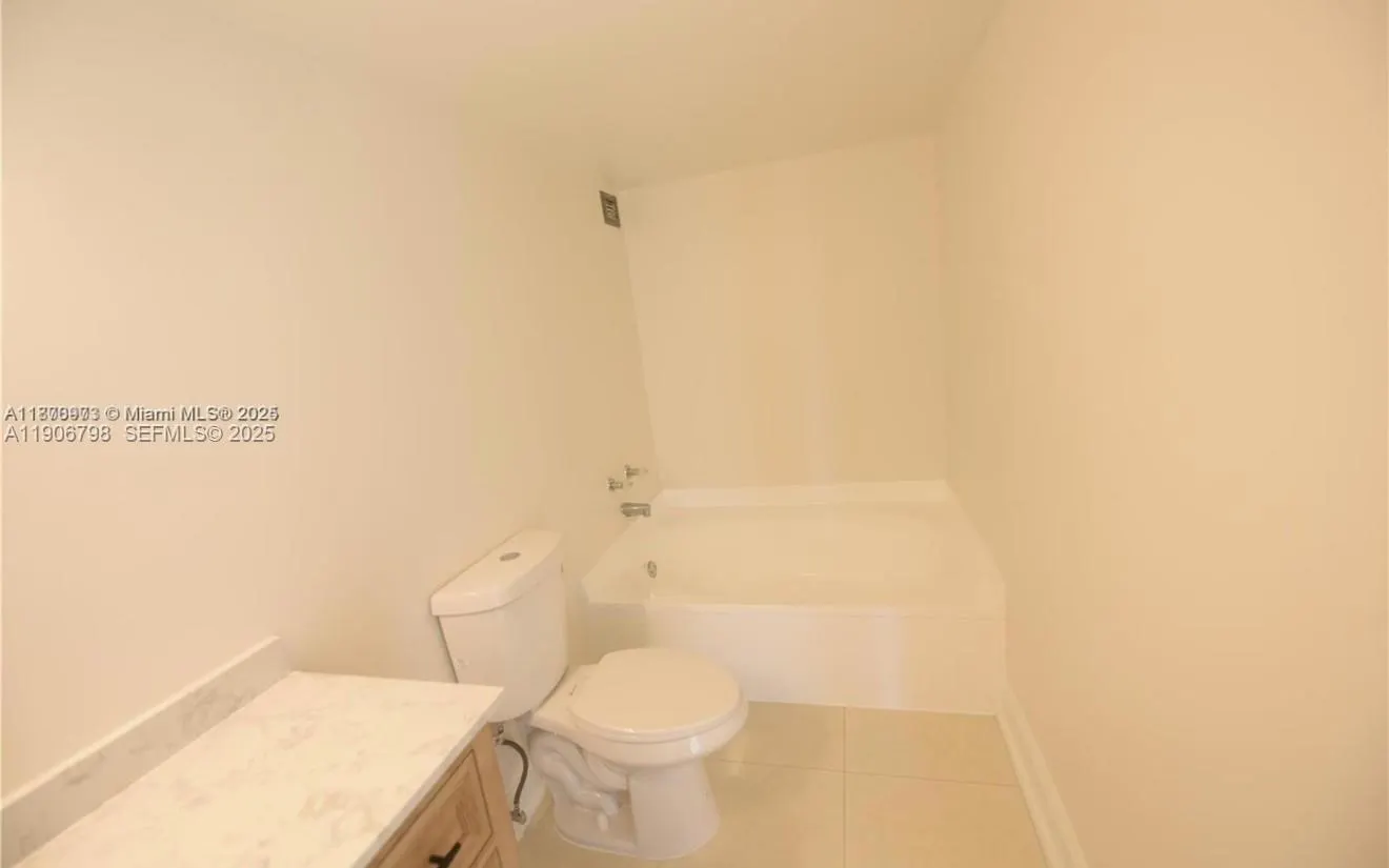 200 Leslie Drive #1124