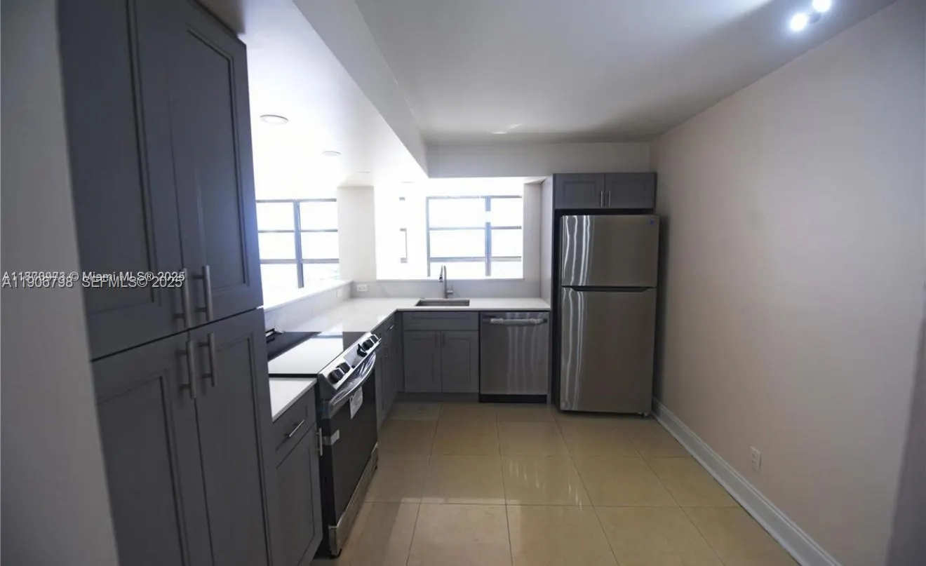 200 Leslie Drive #1124