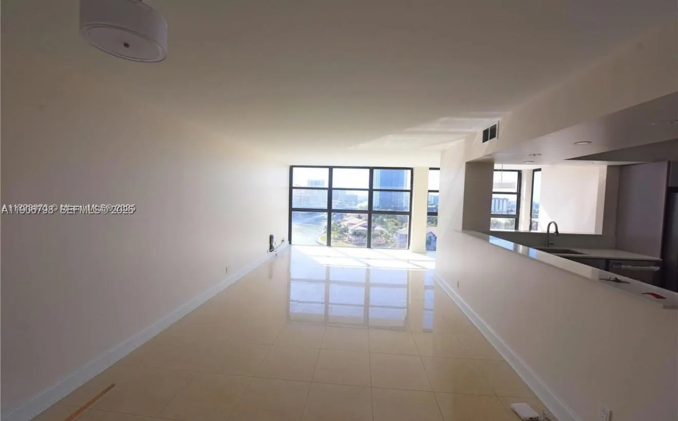200 Leslie Drive #1124