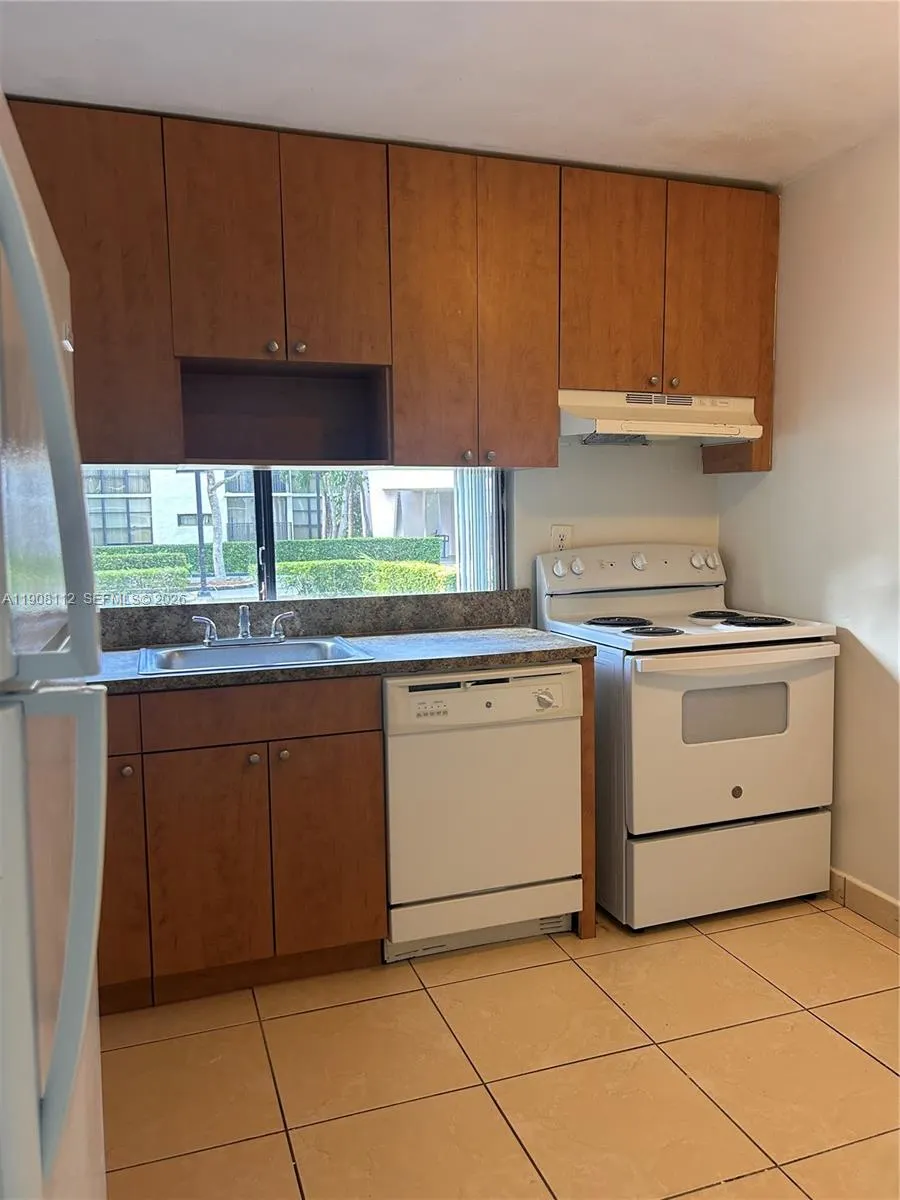 16909 N Bay Road #103