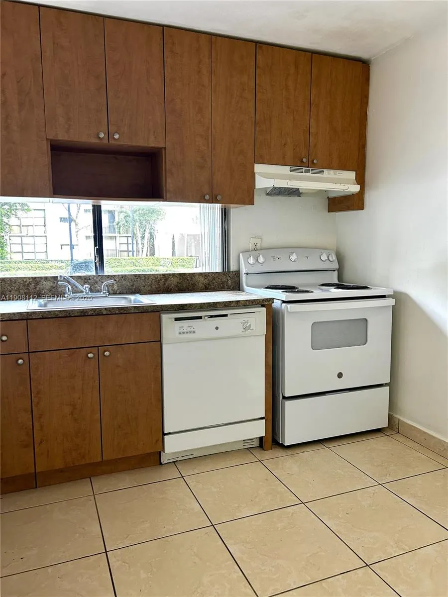 16909 N Bay Road #103