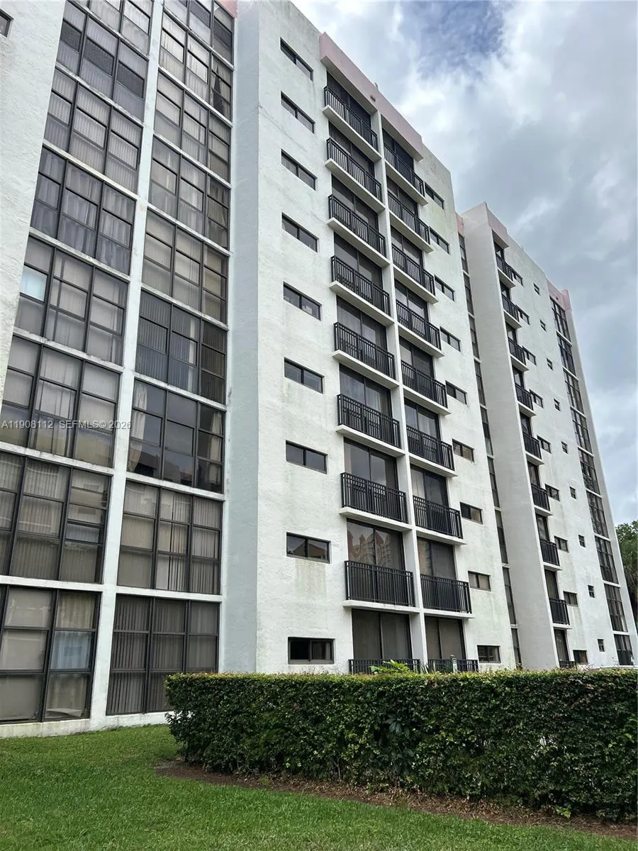 16909 N Bay Road #103