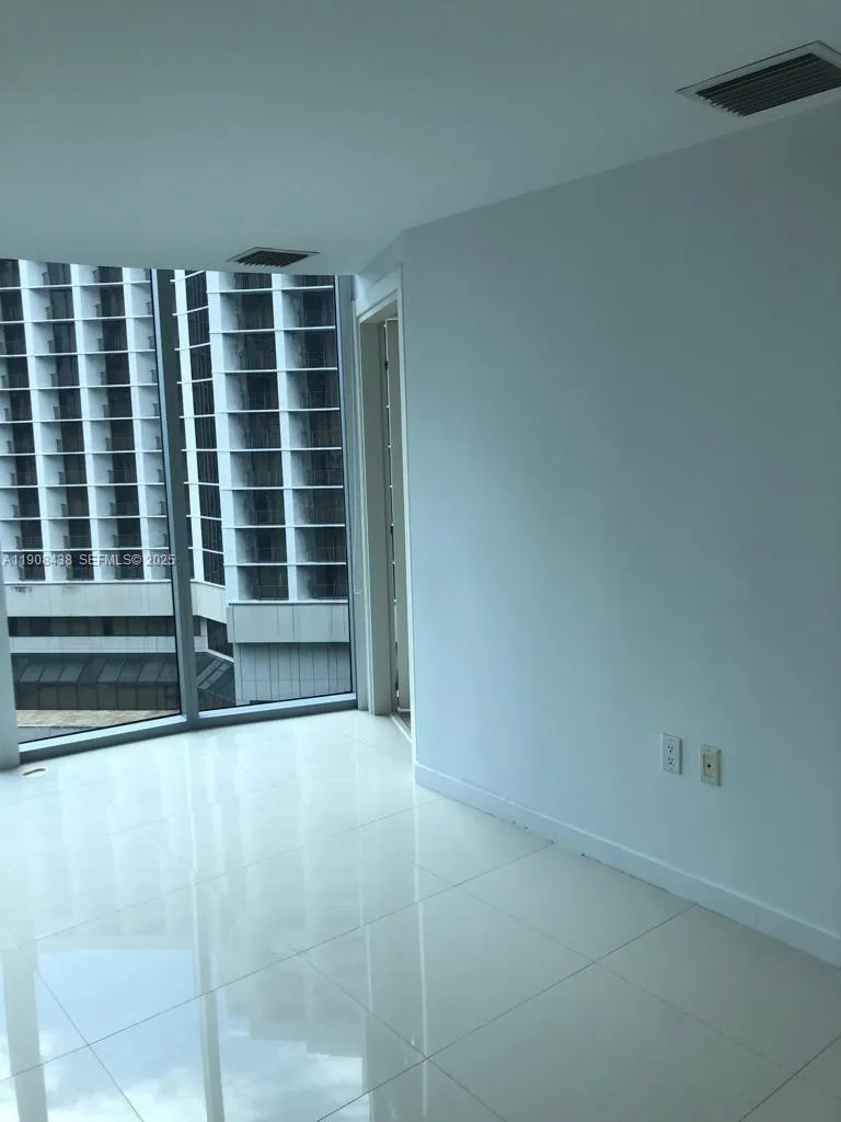 200 Biscayne Boulevard Way #902