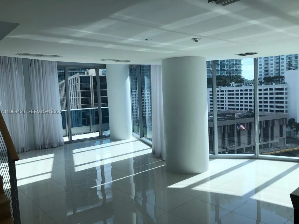 200 Biscayne Boulevard Way #902