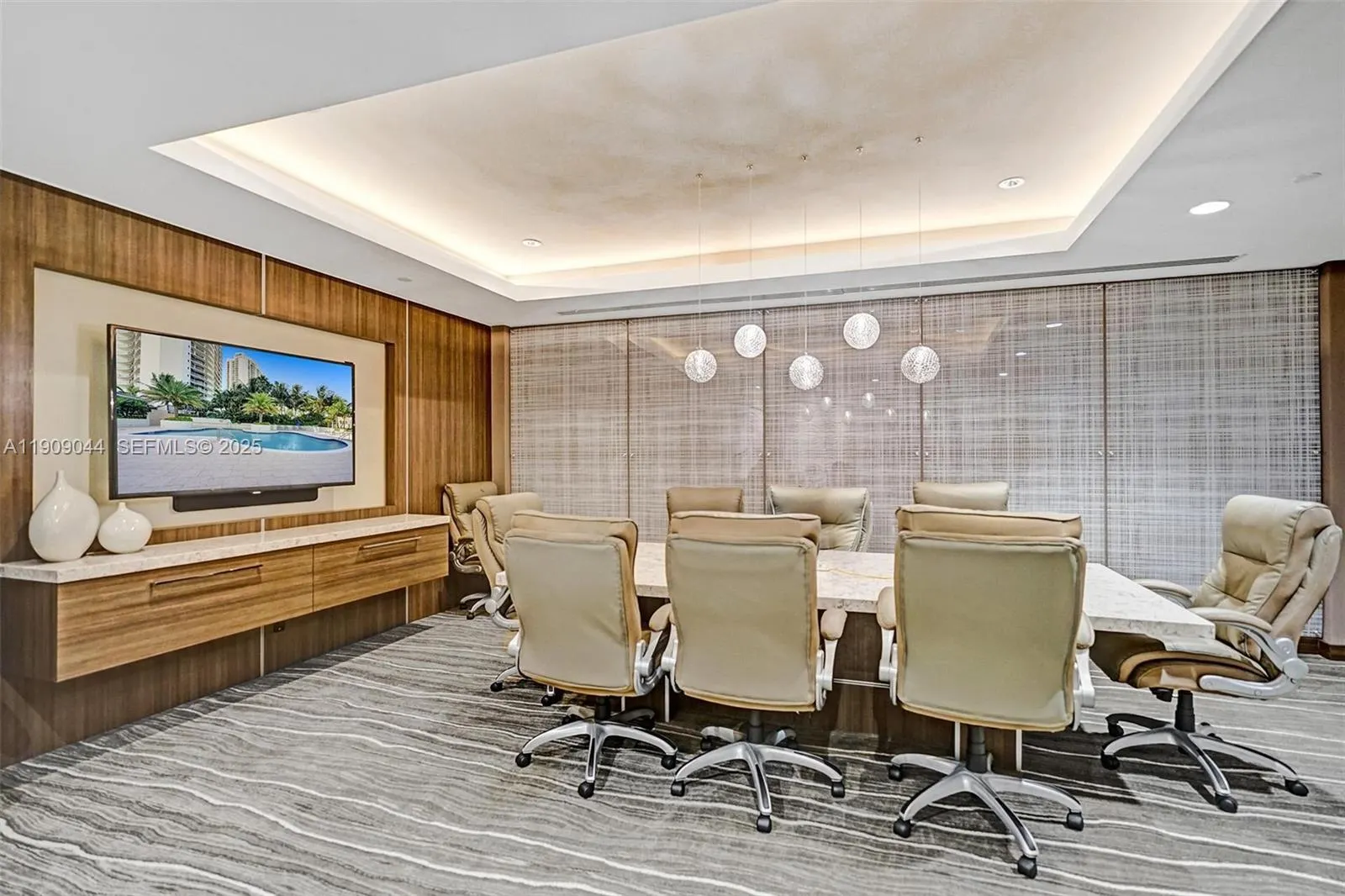 3000 Island Boulevard #1904