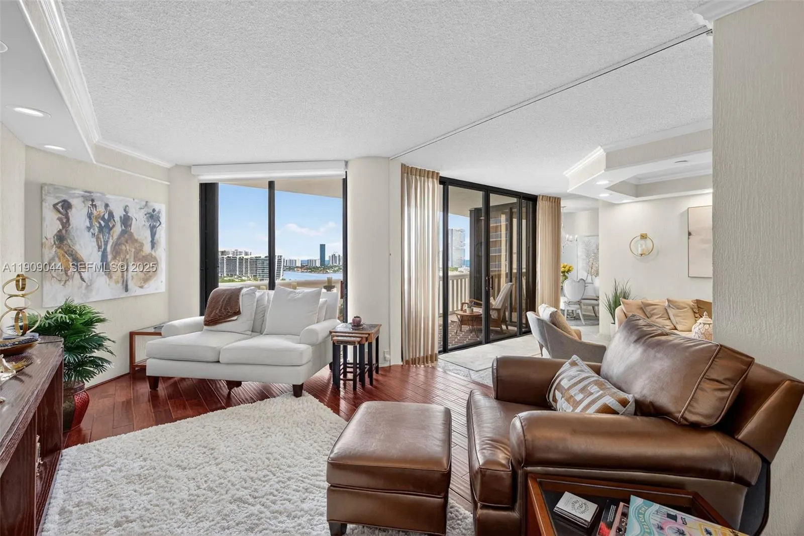 3000 Island Boulevard #1904