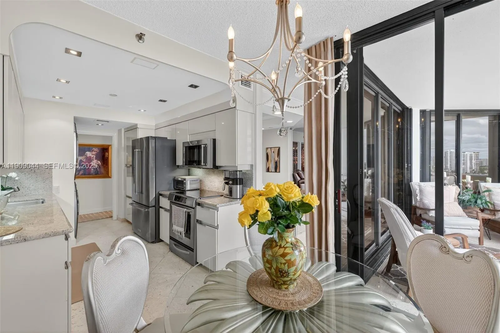3000 Island Boulevard #1904