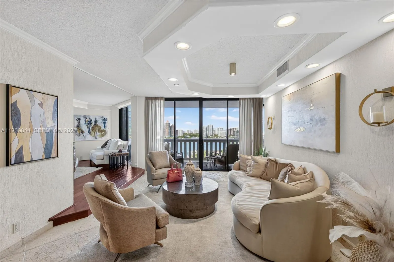 3000 Island Boulevard #1904