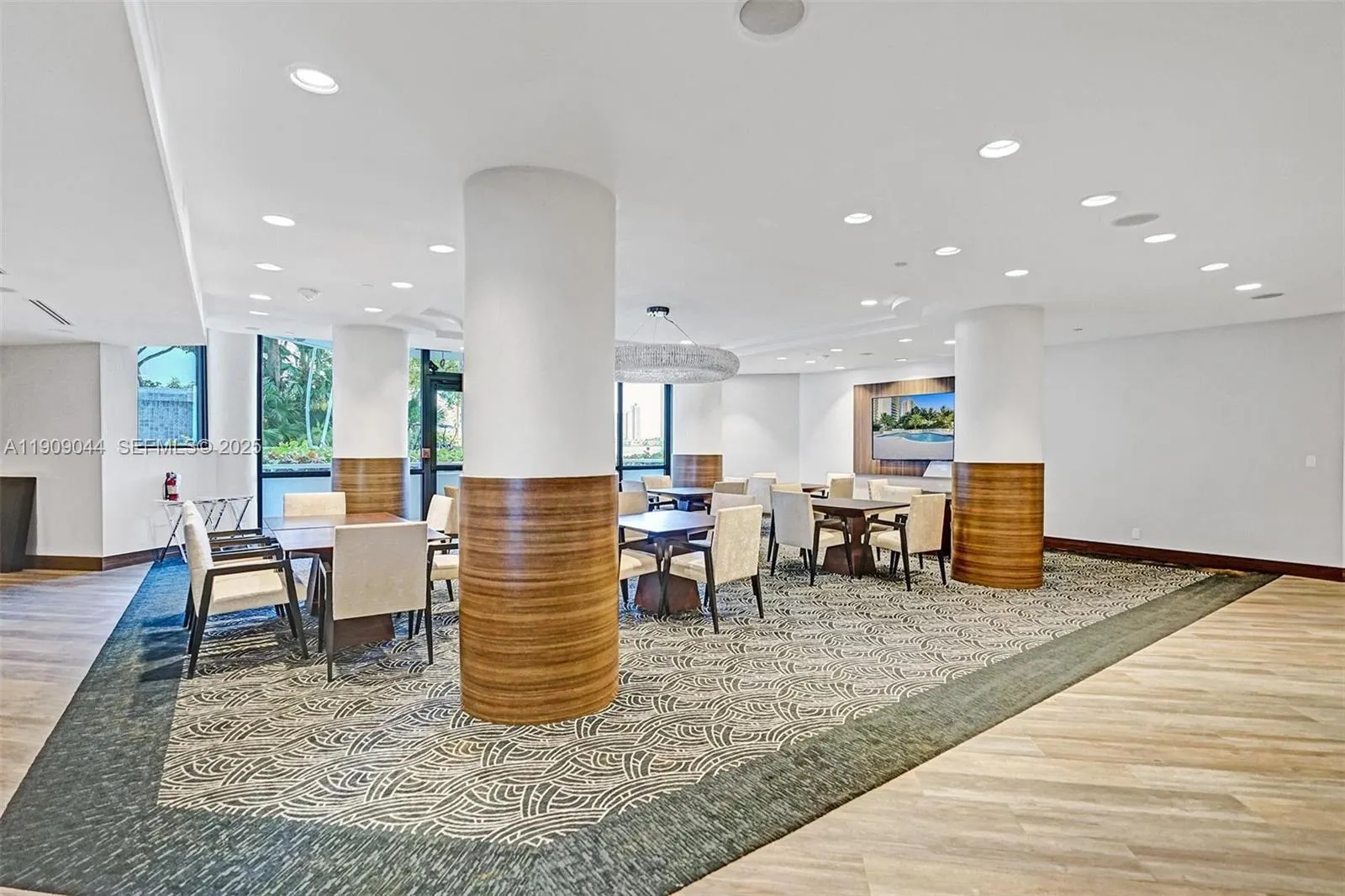 3000 Island Boulevard #1904
