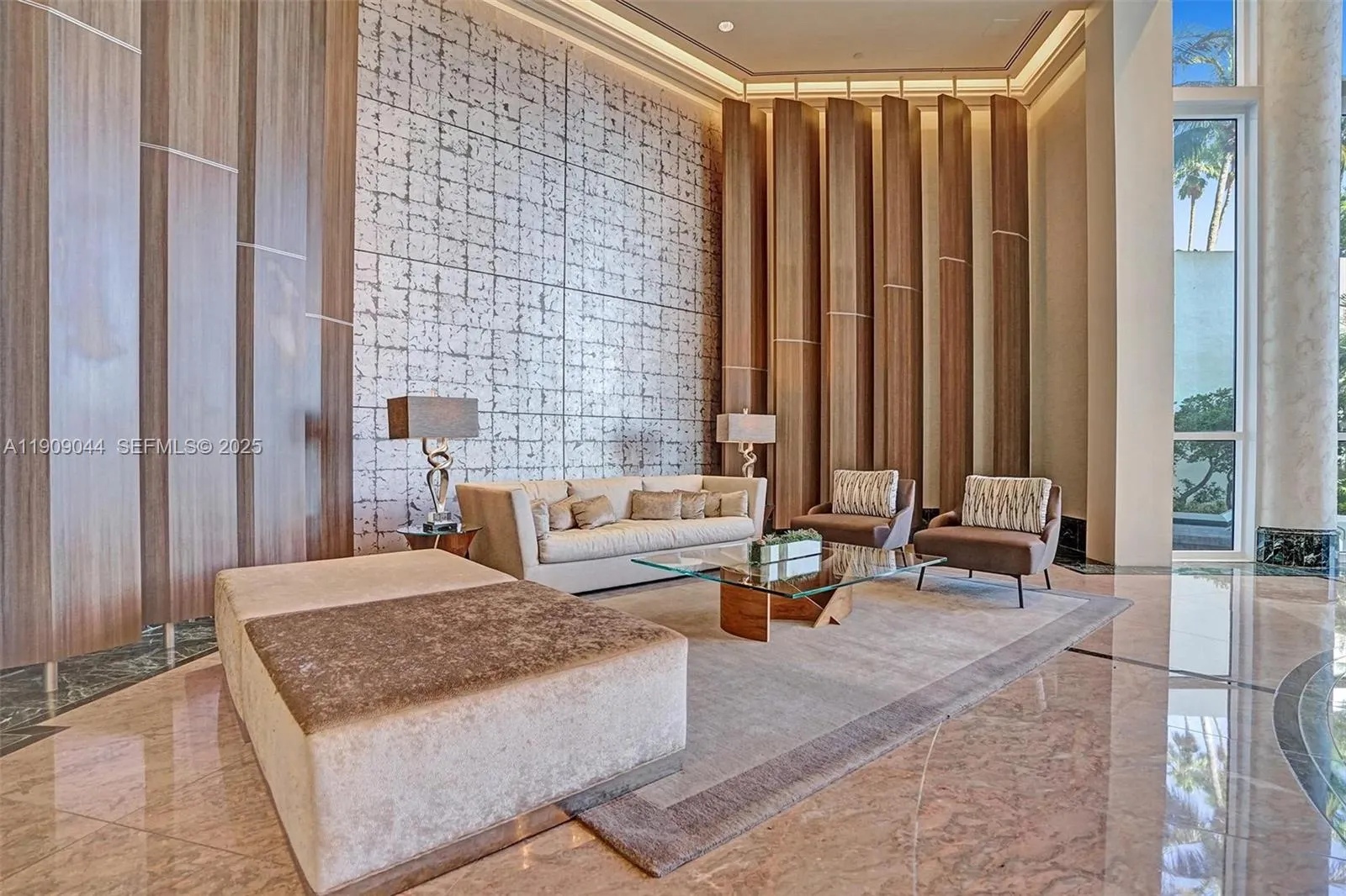 3000 Island Boulevard #1904