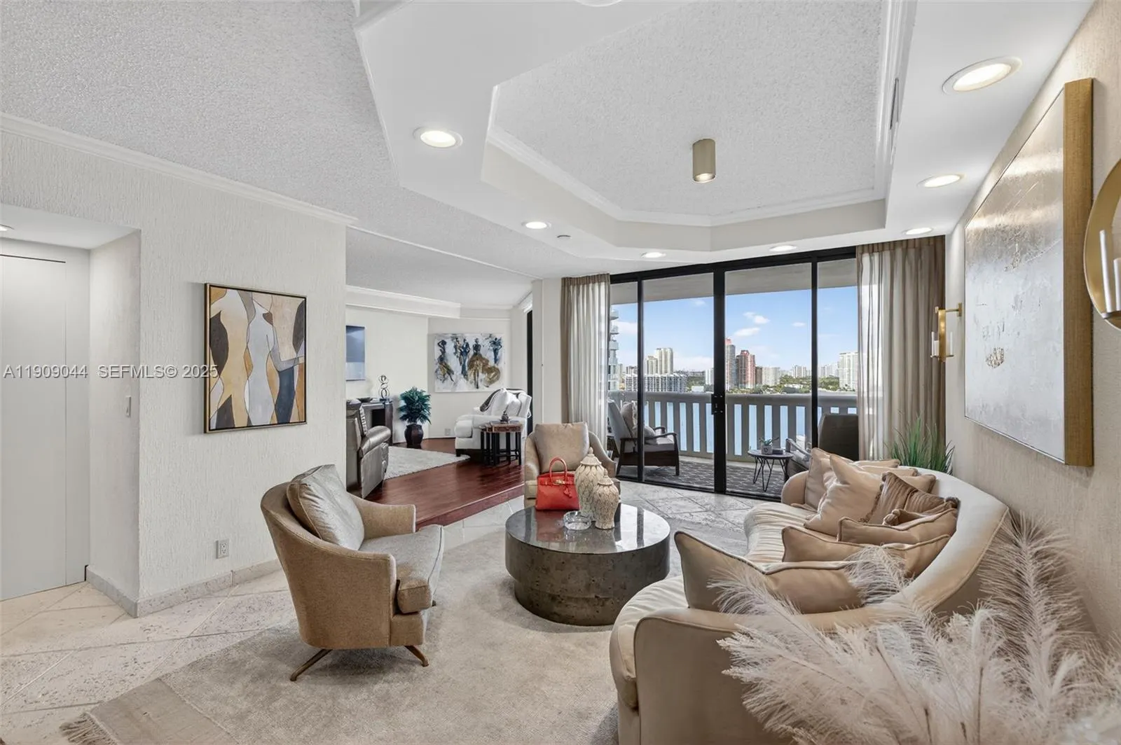 3000 Island Boulevard #1904