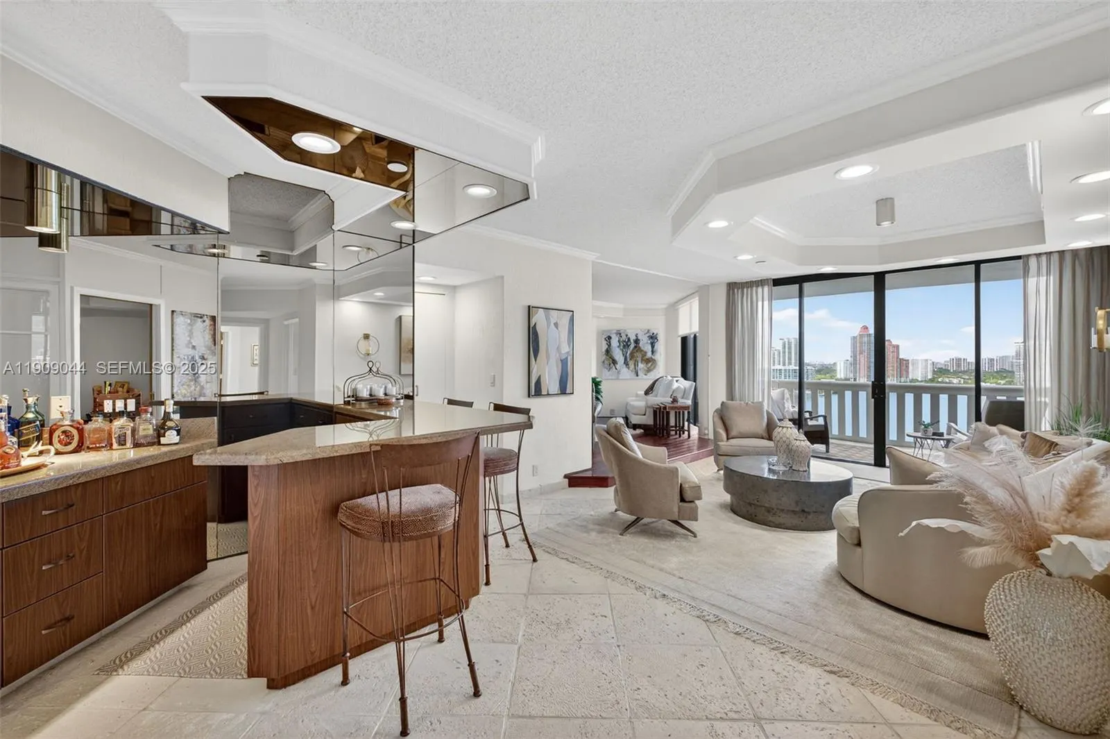 3000 Island Boulevard #1904