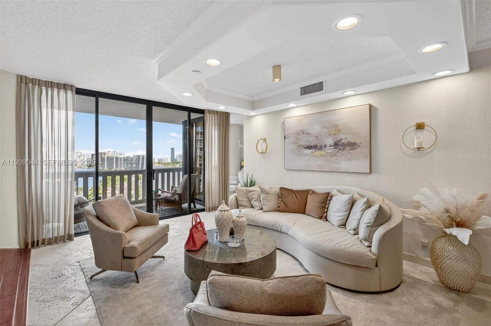 3000 Island Boulevard #1904