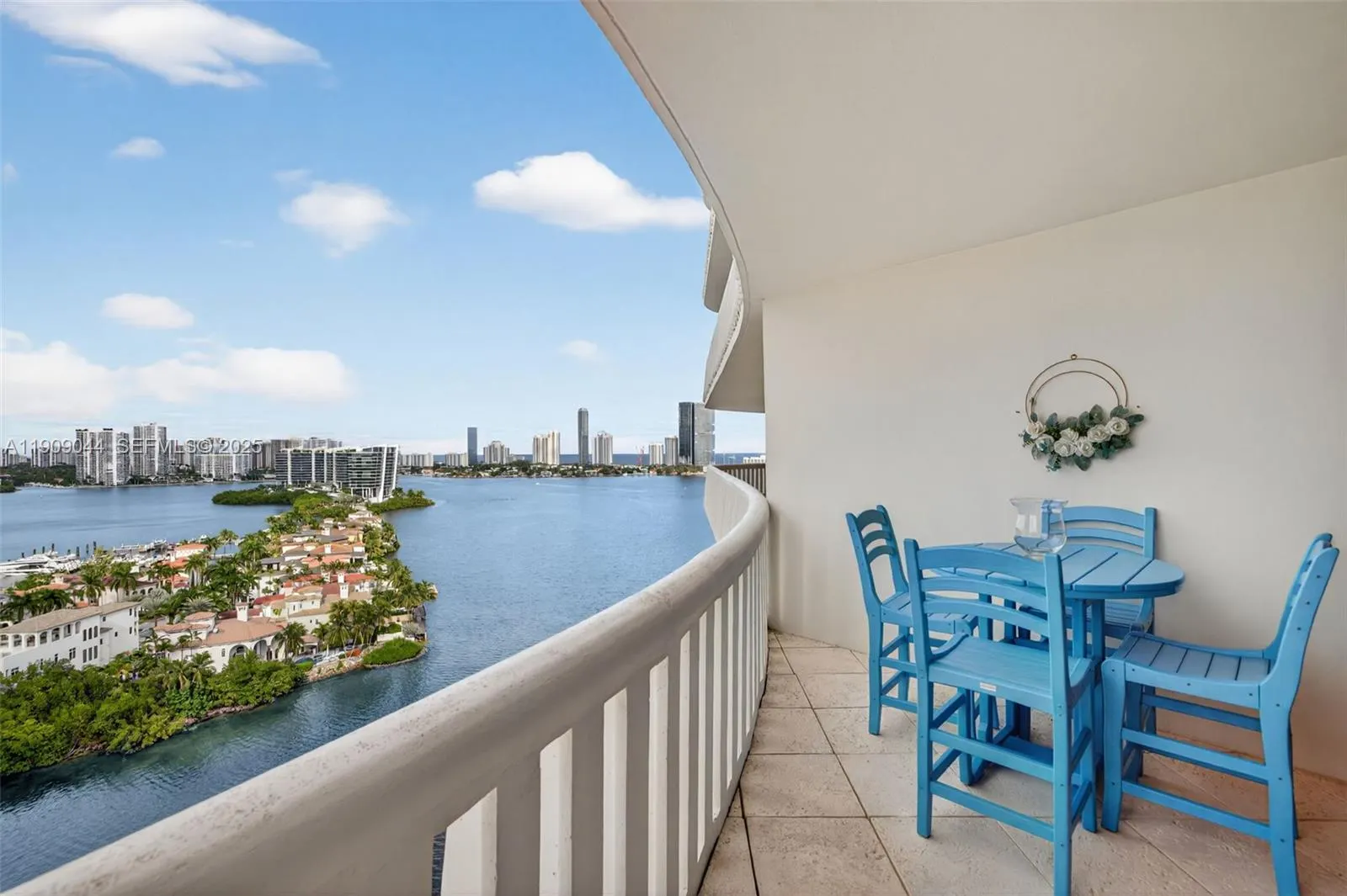 3000 Island Boulevard #1904