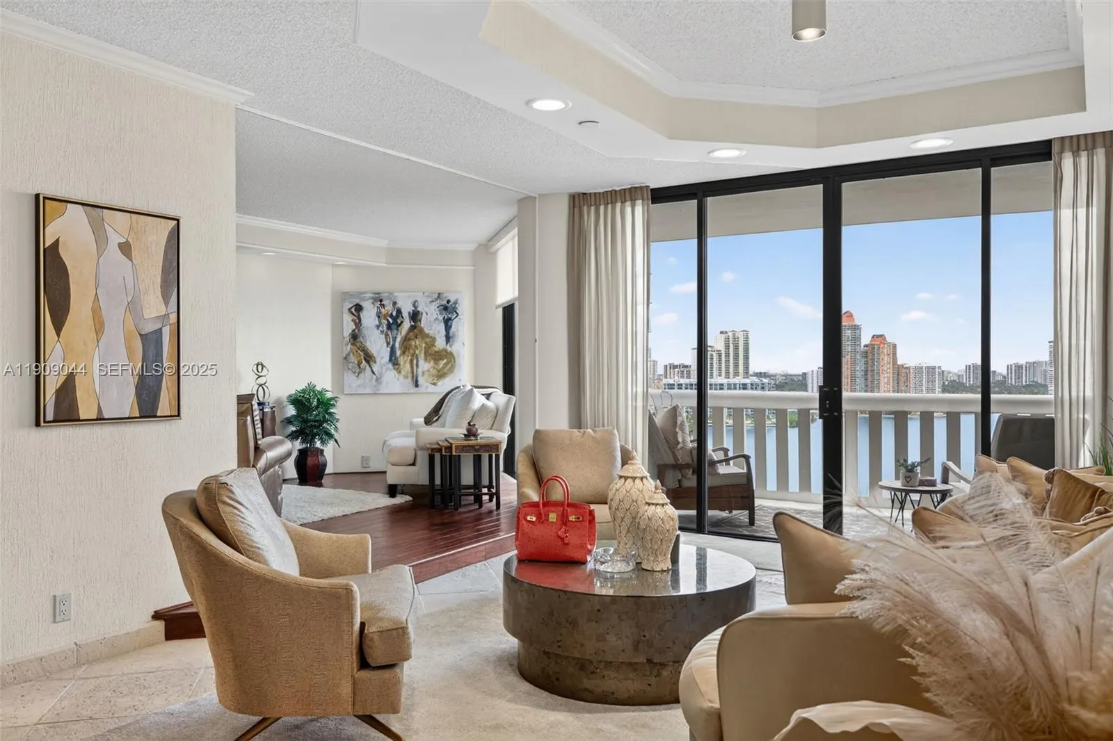 3000 Island Boulevard #1904